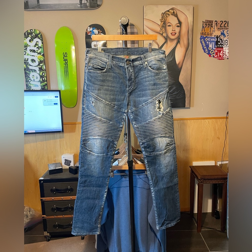 TRUE RELIGION Rocco Relaxed Skinny Distressed Men's Moto Blue Jeans Size 32 x 34
